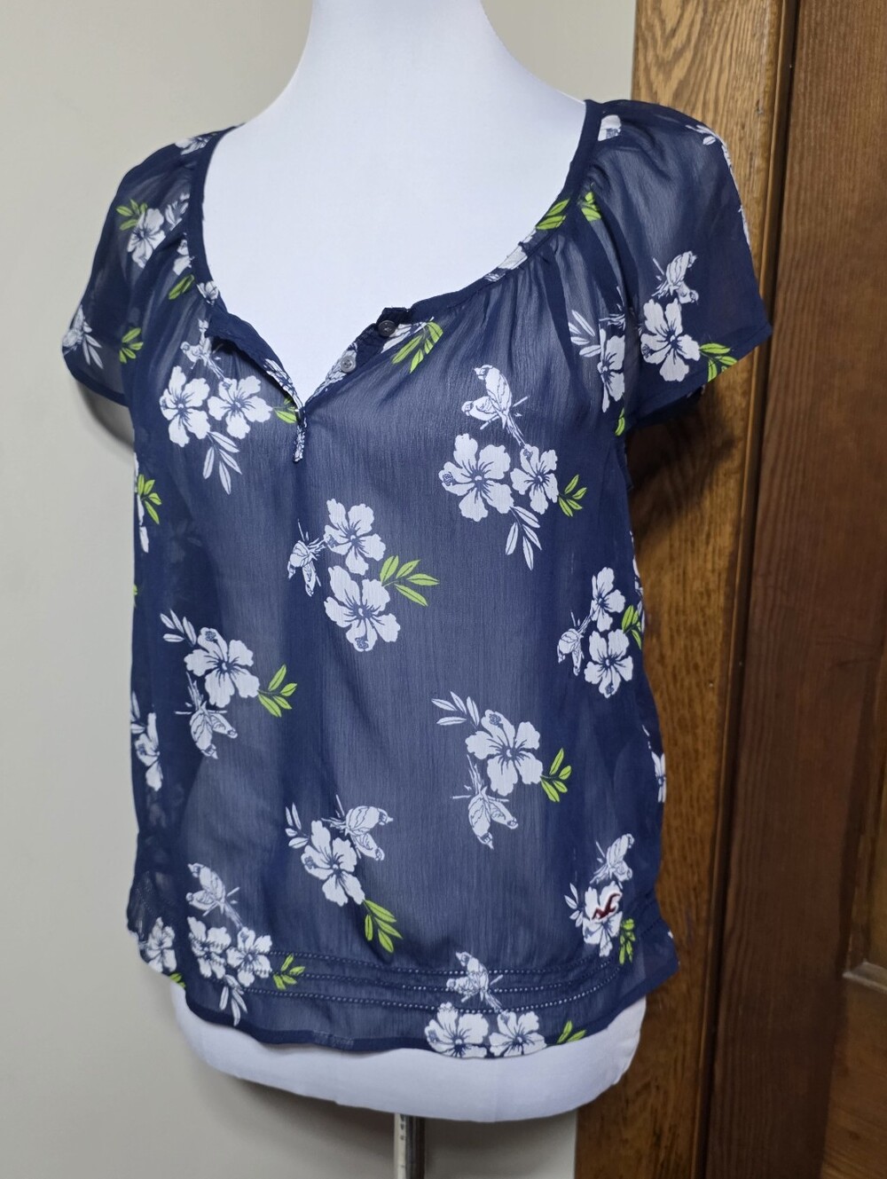 Hollister Blouse Women's M Blue Floral Short Sleeve Sheer Shirt Top